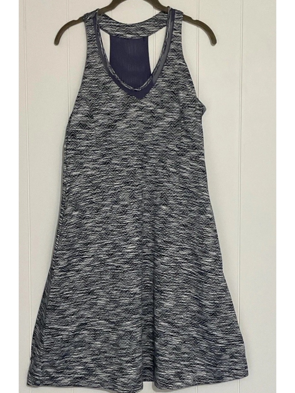 MPG Women's Athletic Dress Racerback V-Neck Geometric Stretch Purple/White M